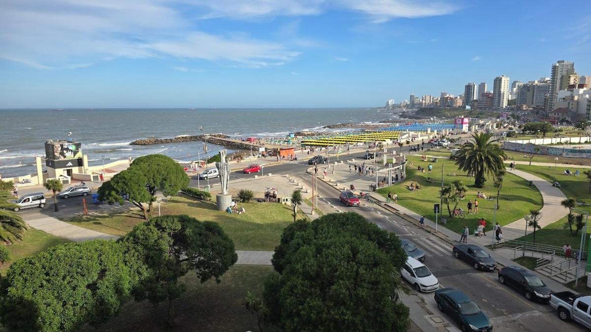 Frenta Al Mar, Vista A La Playa *